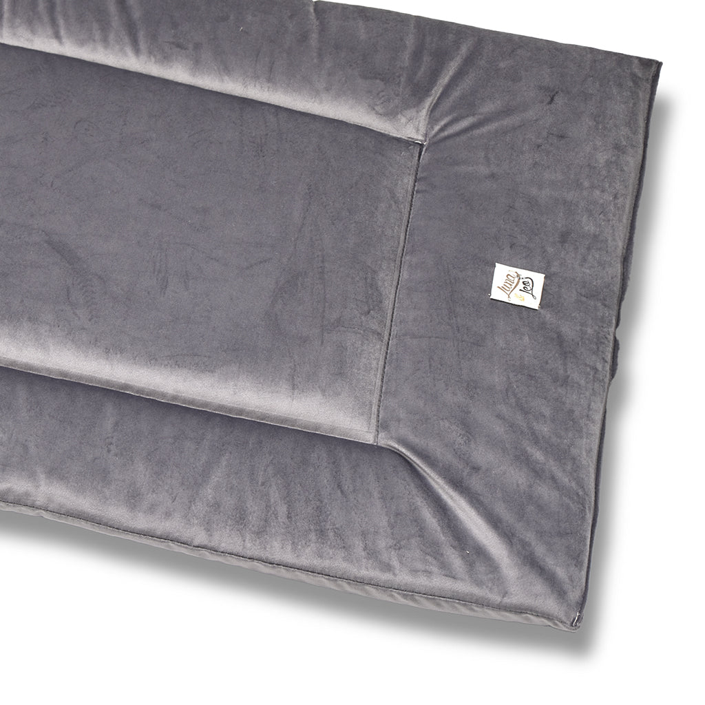 Quiline square velvet of gray velvet