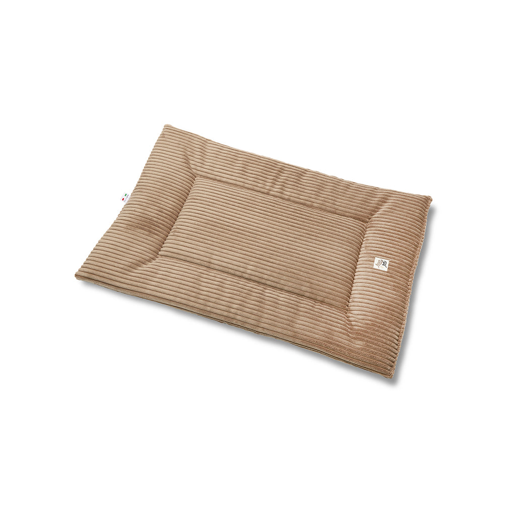 Quiline Picture of Velvet Velvet with brown coast