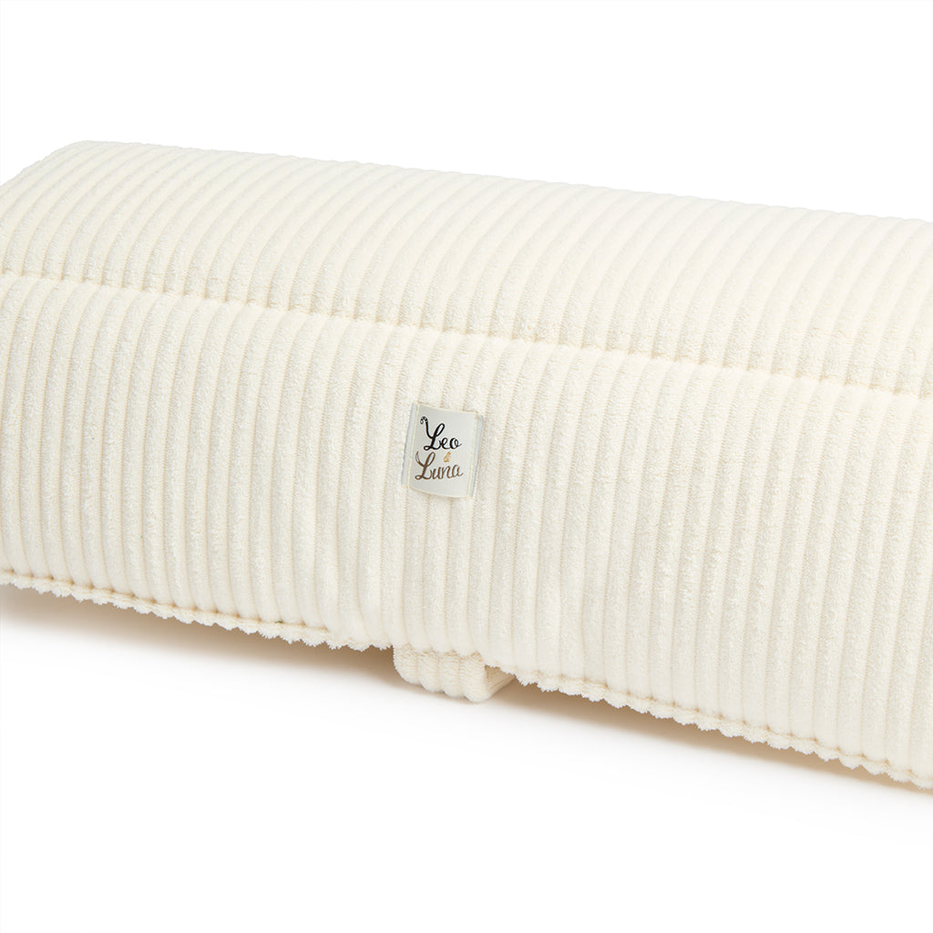 Quiline Picture of Velvet Velvet with brown coast