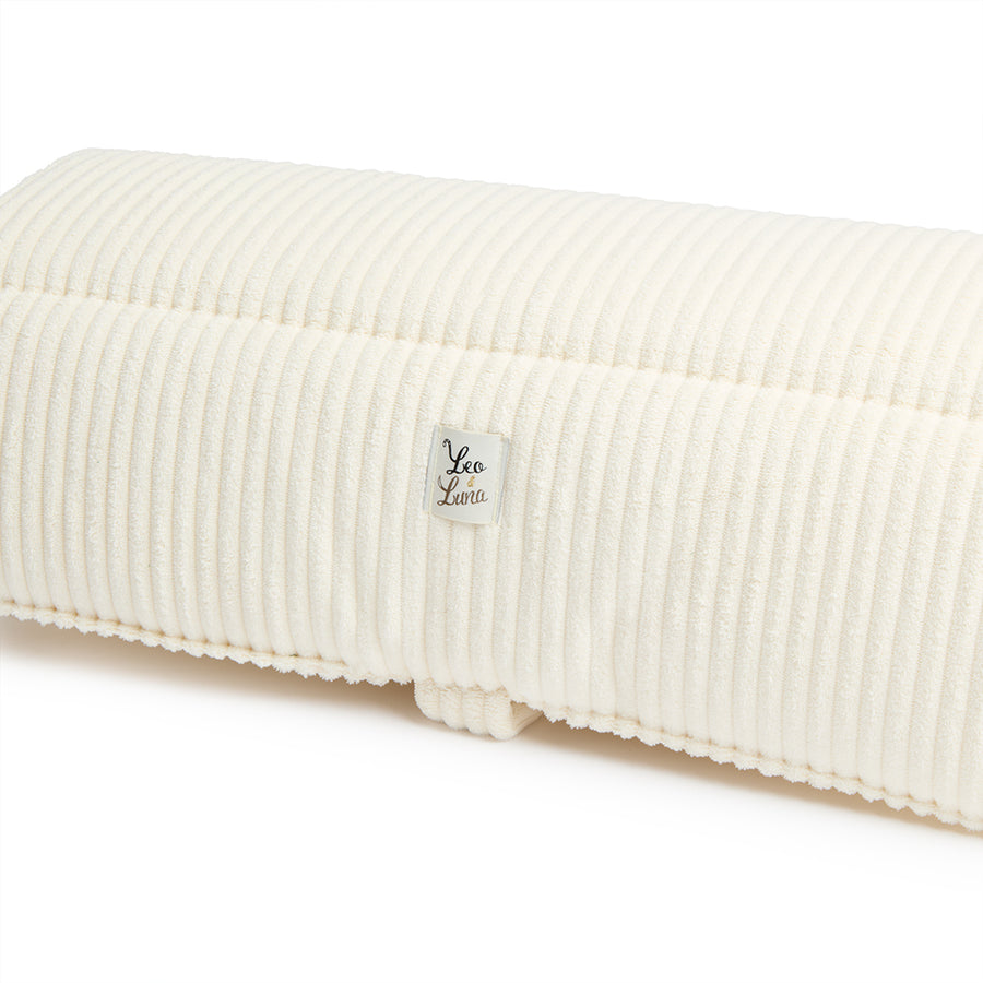 Quiline Picture of Velvet Velvet with brown coast