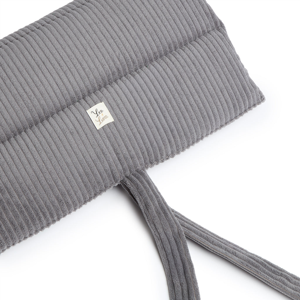 Quiline Picture of Velvet Velvet with brown coast