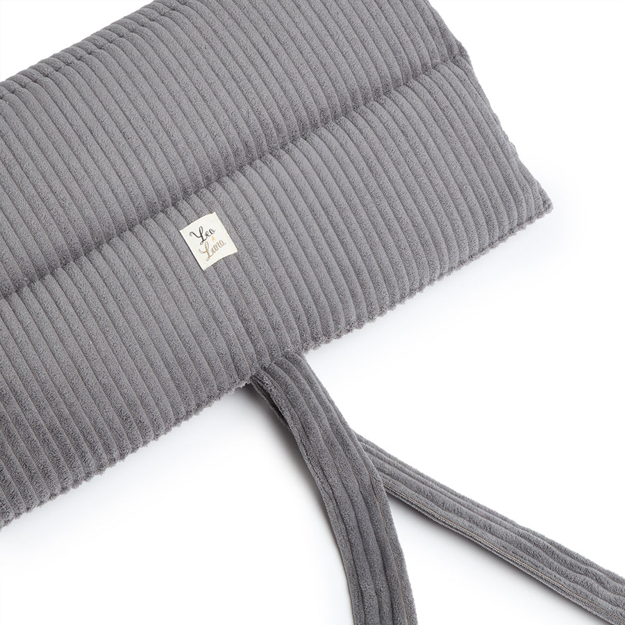 Quiline Picture of Velvet Velvet with brown coast