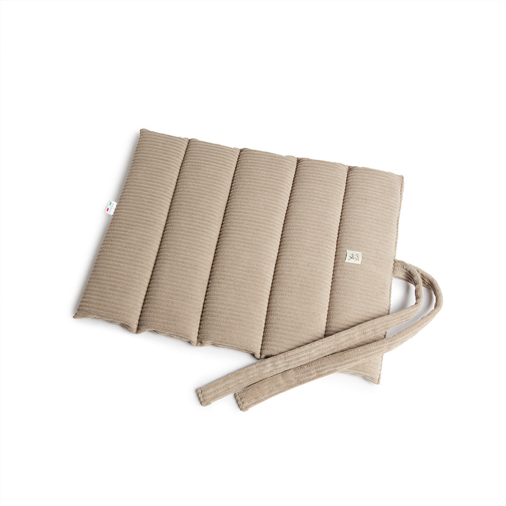 Quiline Picture of Velvet Velvet with brown coast